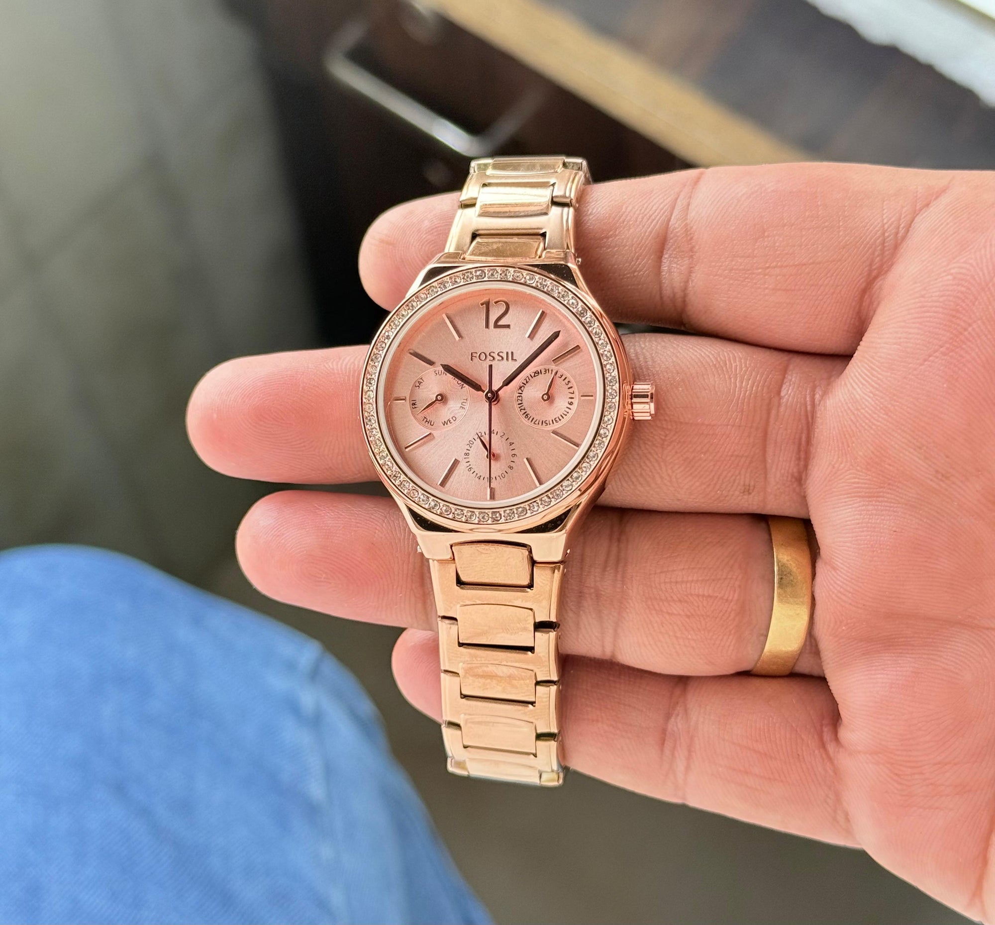 Fossil Eevie Women's Valentines Special Multifunction for girls